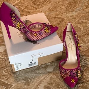 Jessica Simpson size 8 fushia pumps. New in box